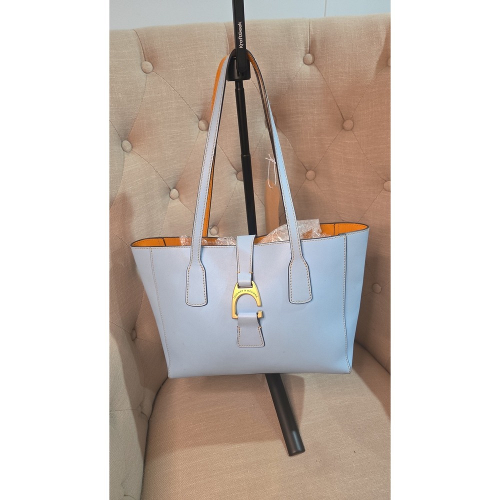 DB56 Dooney & Bourke Shannon Tote